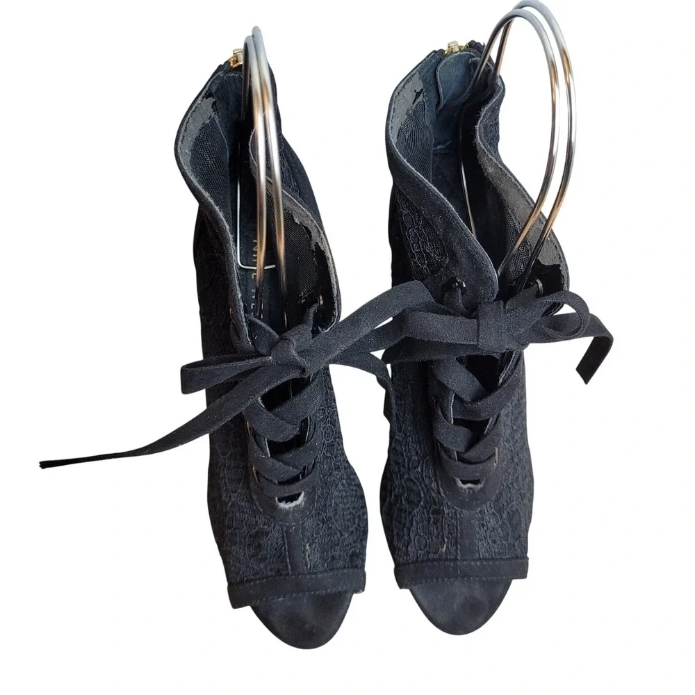 Nine West Enetta Black Lace High Heels Women's 7.5 Peep Toe Zip Boho Whimsigoth.